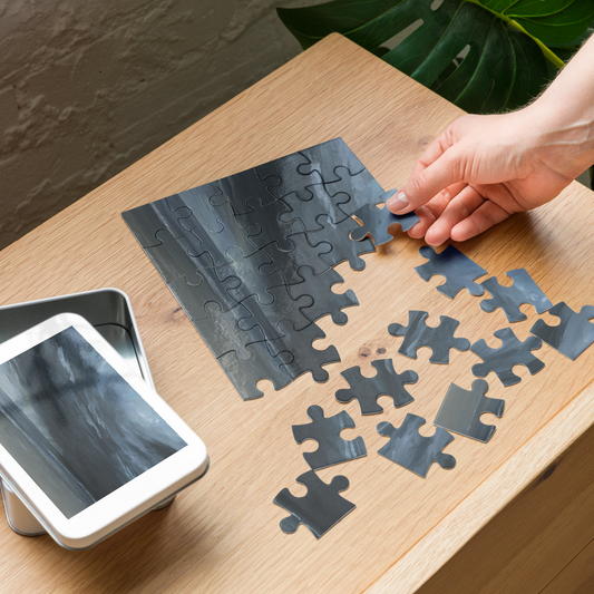 Incoming Storm - Jigsaw puzzle with tin